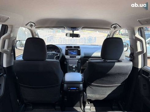 Toyota Land Cruiser Prado 2019 - фото 16