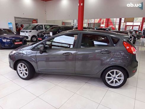 Ford Fiesta 2019 - фото 3