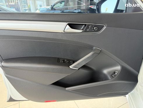 Volkswagen Passat 2016 белый - фото 16