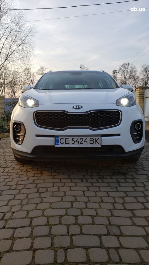 Kia Sportage 2017 белый - фото 4