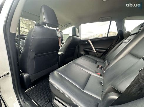 Toyota RAV4 2017 - фото 15