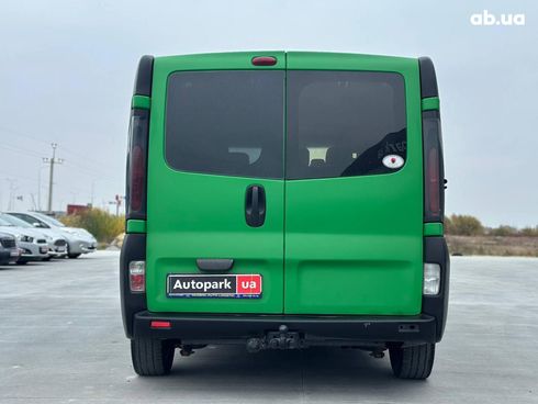 Renault Trafic 2005 зеленый - фото 11