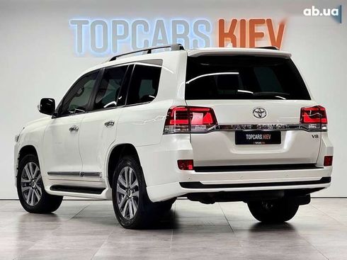 Toyota Land Cruiser 2019 - фото 11