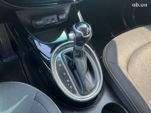 Kia Soul 2015 желтый - фото 10