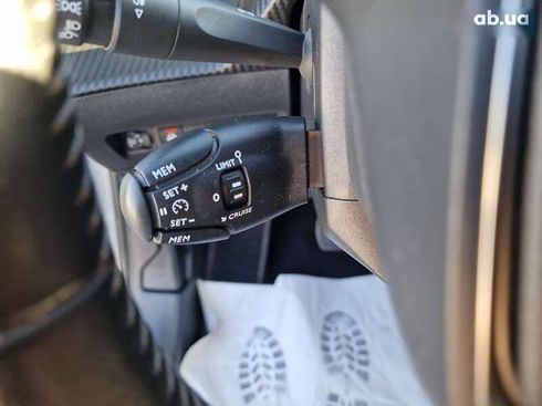 Peugeot 208 2021 - фото 25