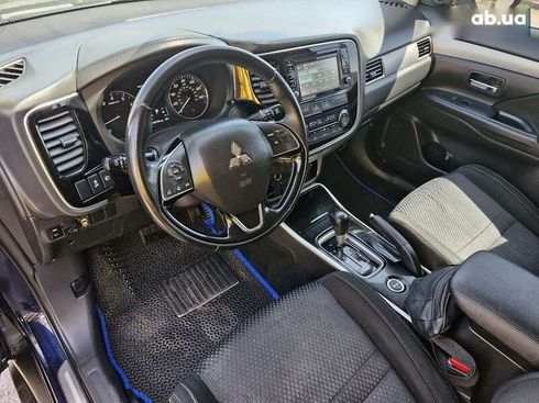 Mitsubishi Outlander 2017 - фото 14