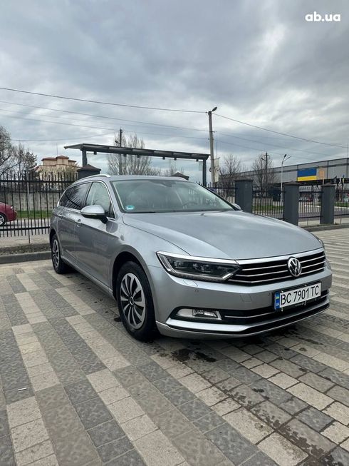 Volkswagen Passat 2019 серебристый - фото 2