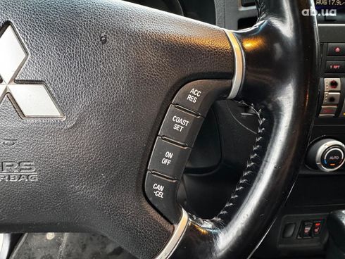 Mitsubishi Pajero 2007 бежевый - фото 18