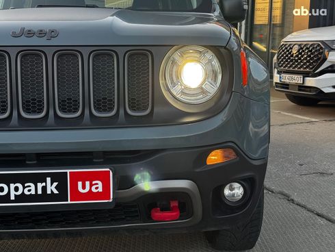 Jeep Renegade 2018 серый - фото 8