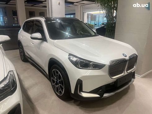 BMW iX1 2023 - фото 4