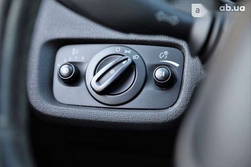 Ford Fiesta 2016 - фото 18