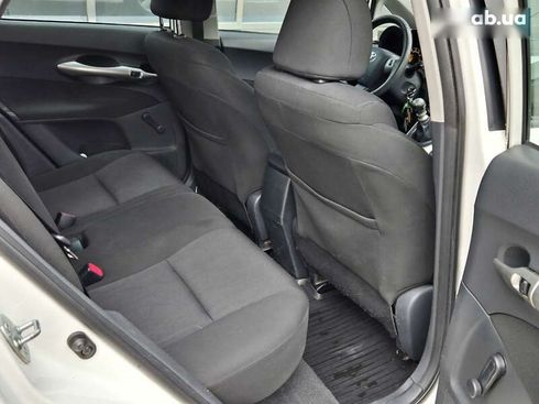 Toyota Auris 2011 - фото 15