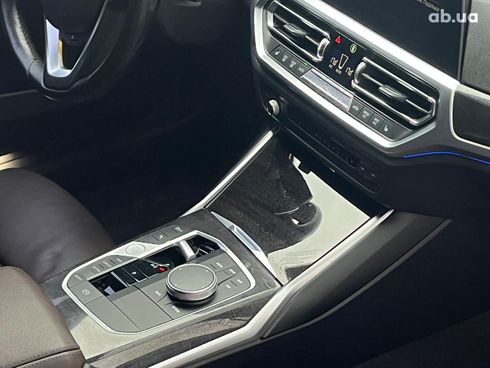 BMW 3 серия 2019 белый - фото 37
