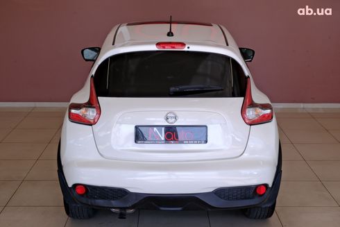 Nissan Juke 2014 белый - фото 6