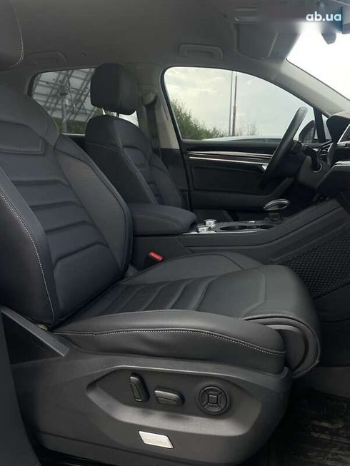 Volkswagen Touareg 2020 - фото 22