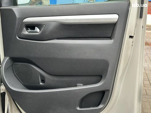 Peugeot Traveller 2017 серый - фото 25