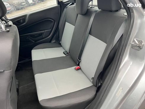Ford Fiesta 2015 серый - фото 98