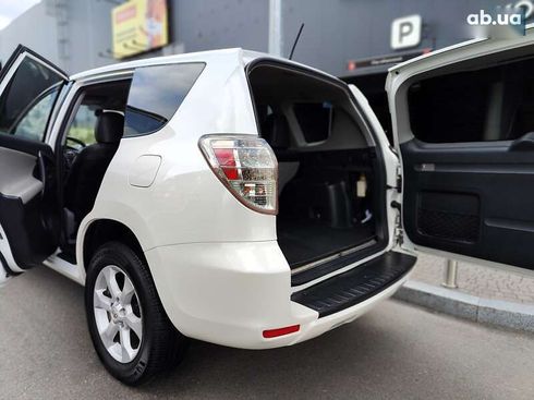 Toyota RAV4 2013 - фото 13