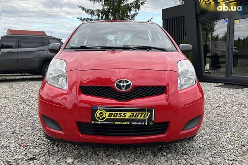 Toyota Yaris 2010 - фото 2