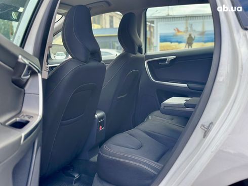Volvo XC60 2014 белый - фото 17