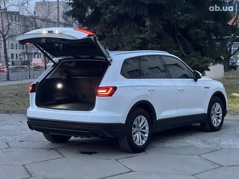 Volkswagen Touareg 2020 - фото 12