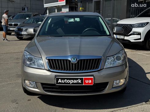 Skoda Octavia 2009 бежевый - фото 2