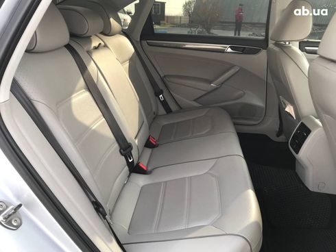 Volkswagen Passat 2016 серый - фото 13