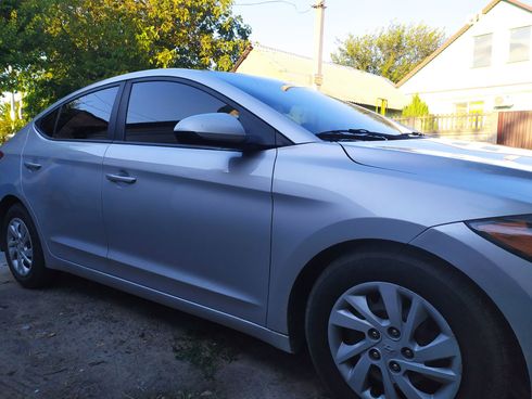 Hyundai Elantra 2016 серебристый - фото 15