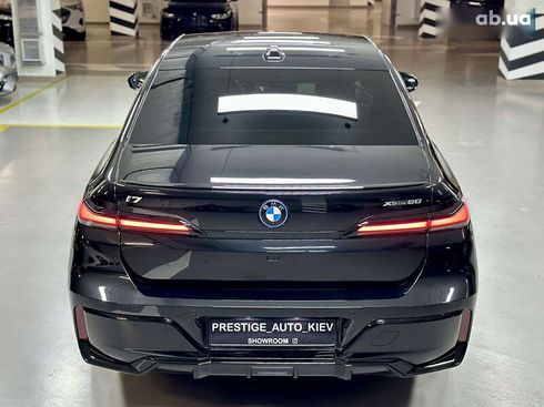 BMW i7 2022 - фото 21