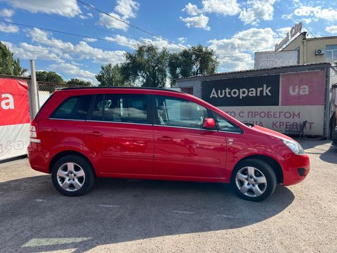 Opel Zafira 2010 красный - фото 11