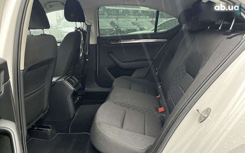 Skoda Superb 2018 - фото 19