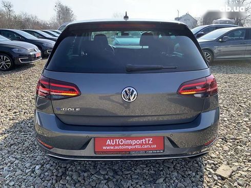 Volkswagen e-Golf 2020 - фото 11