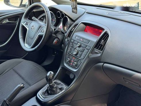 Opel Astra 2011 - фото 23