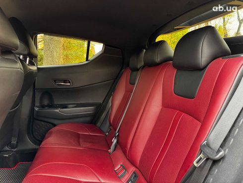 Toyota C-HR 2019 белый - фото 27