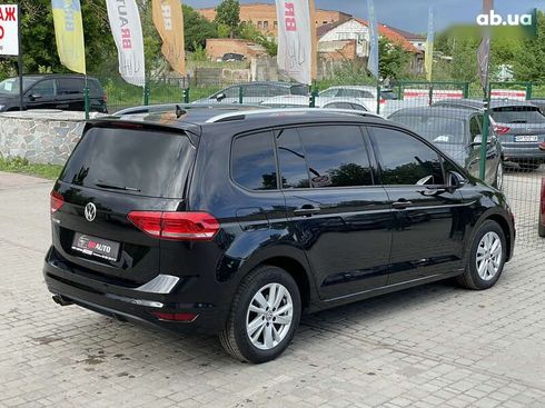 Volkswagen Touran 2020 - фото 15