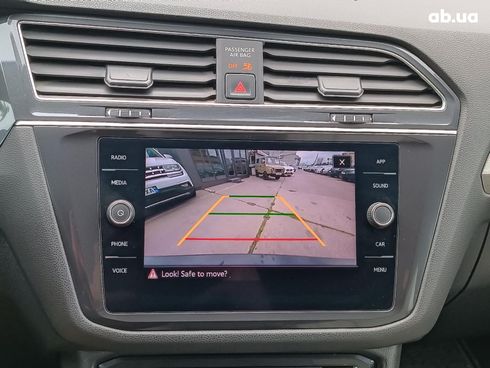 Volkswagen Tiguan 2021 черный - фото 25