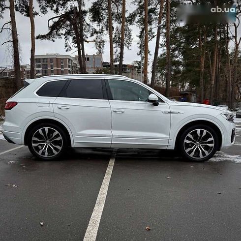 Volkswagen Touareg 2020 - фото 2