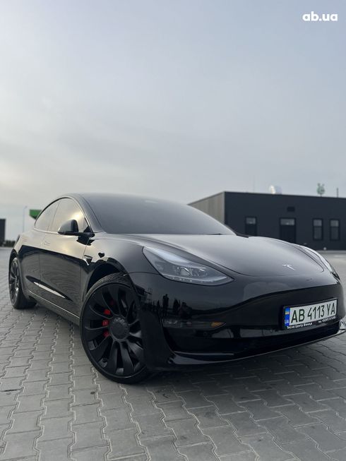 Tesla Model 3 2022 - фото 2