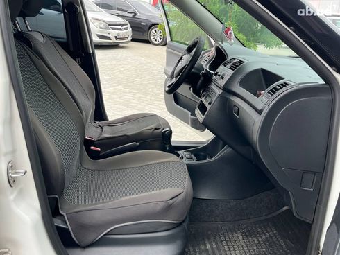 Skoda Fabia 2014 белый - фото 18