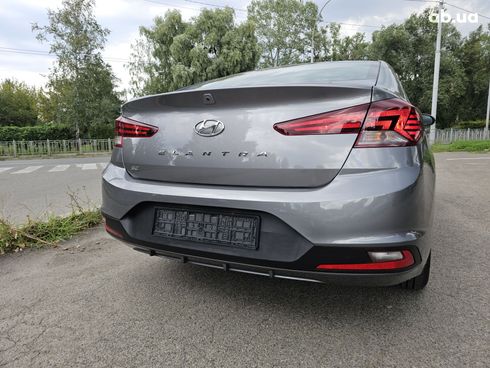 Hyundai Elantra 2019 серый - фото 7