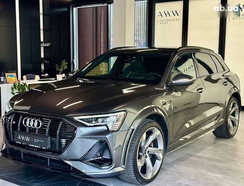 Audi e-tron S 2021 - фото 9