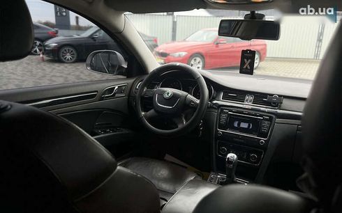 Skoda Superb 2012 - фото 28