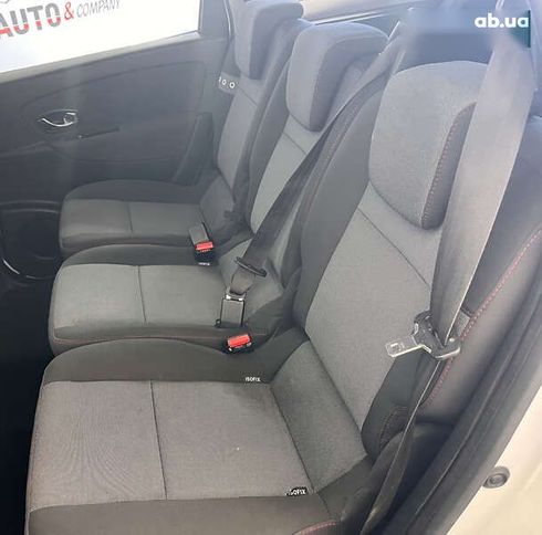 Renault Scenic 2012 - фото 18