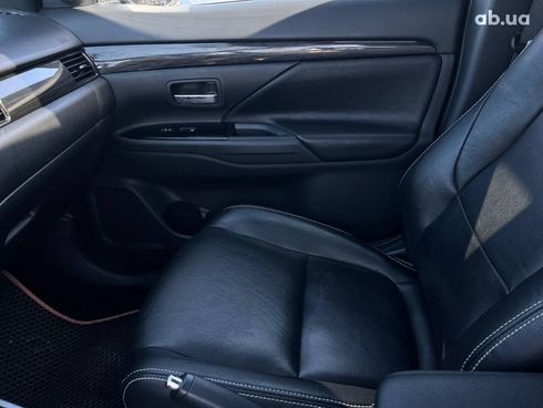 Mitsubishi Outlander 2017 коричневый - фото 31
