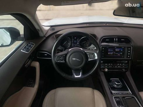 Jaguar F-Pace 2017 - фото 29