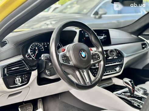BMW M5 2018 - фото 30
