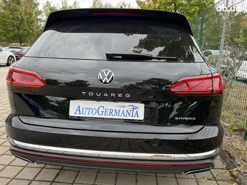 Volkswagen Touareg R 2023 - фото 35