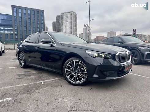 BMW 5 серия 2023 - фото 5