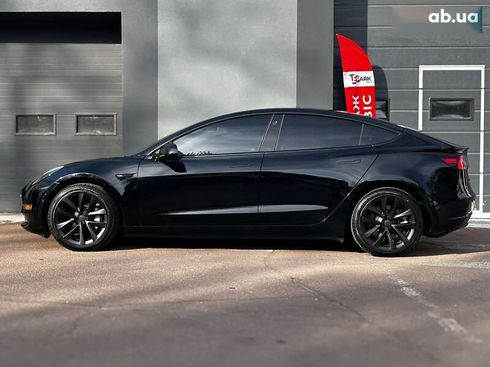 Tesla Model 3 2022 - фото 6