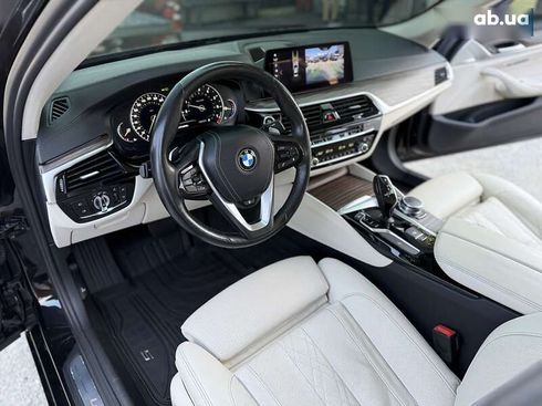 BMW 5 серия 2017 - фото 25